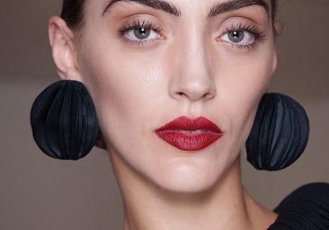 Protectores solares con color que sustituyen tu base de maquillaje en días de mucho calor